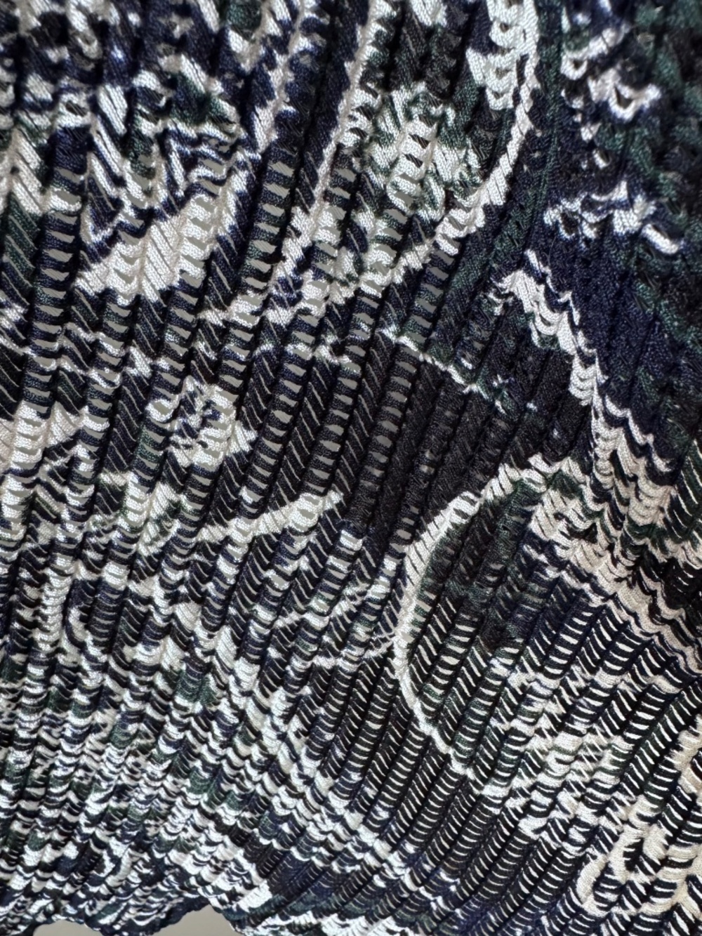 Chico’s Easywear Textured Paisley Cardigan Size 3 - Picture 4 of 7